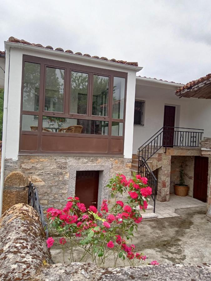 Casa La Cruz A 2Km De Onís Zewnętrze zdjęcie