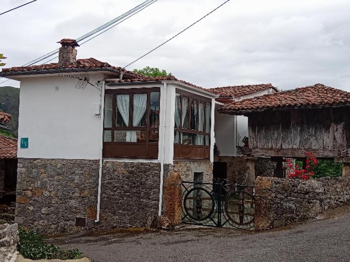 Casa La Cruz A 2Km De Onís Zewnętrze zdjęcie